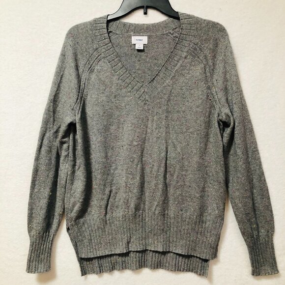 Old Navy Sweaters - Old Navy Gray Long Sleeve V Neck Sweater Size Small